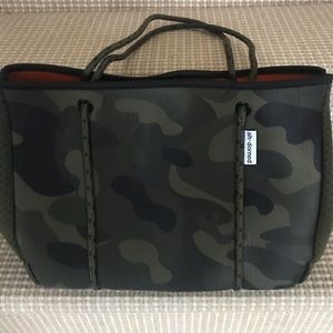 Camo Neoprene purse- never used